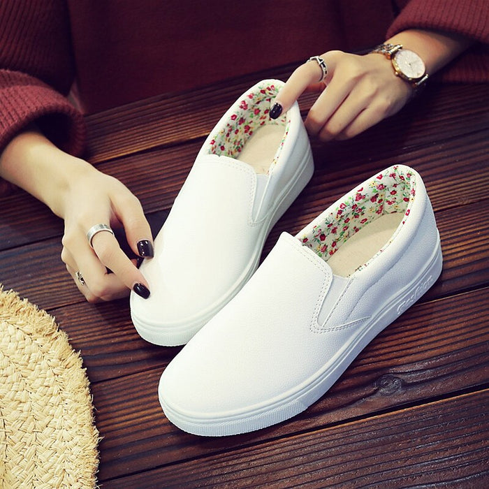 Women's Slip-Ons Comfort Shoes Daily Walking Flat Heel Round Toe Classic Casual Preppy Faux Leather