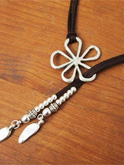 Women's necklace Chic & Modern Street Flower Necklaces