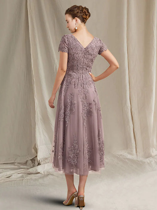 A-Line Mother of the Bride Dress Elegant Jewel Neck Tea Length Lace Tulle Short Sleeve